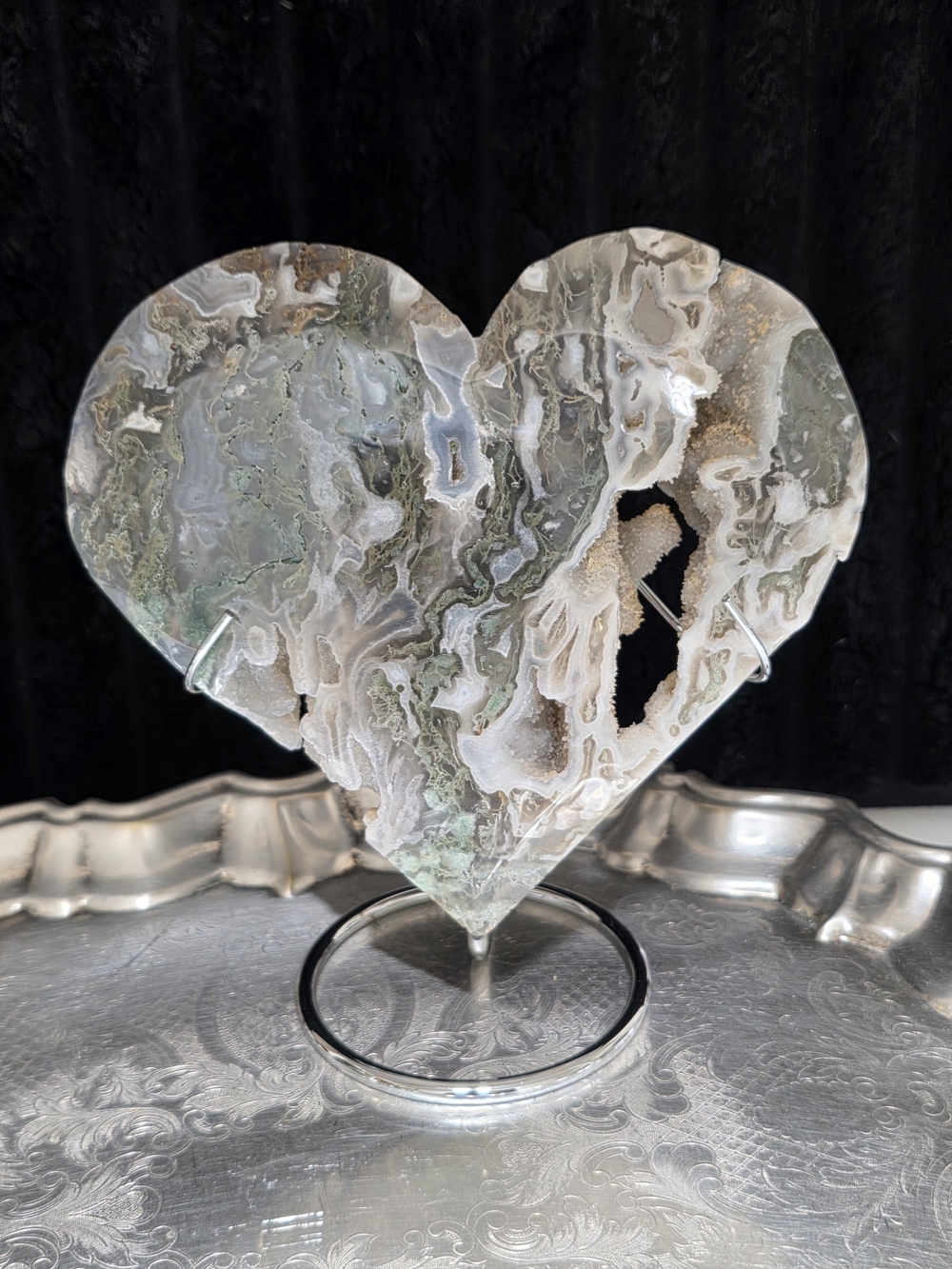 Natural Agate Heart Decorative Art Piece in Green and White